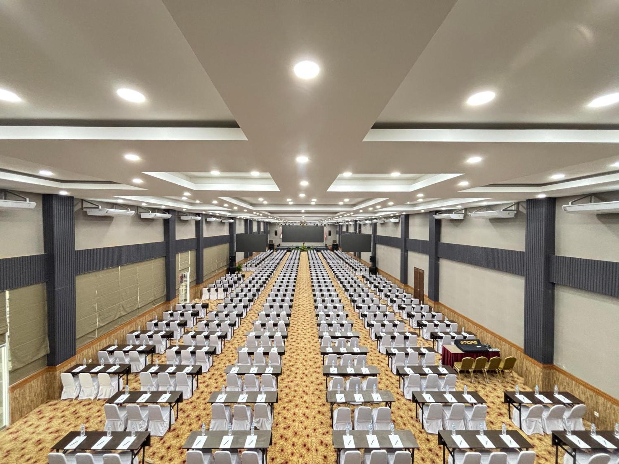 Vega Prime Hotel & Convention Соронг Экстерьер фото