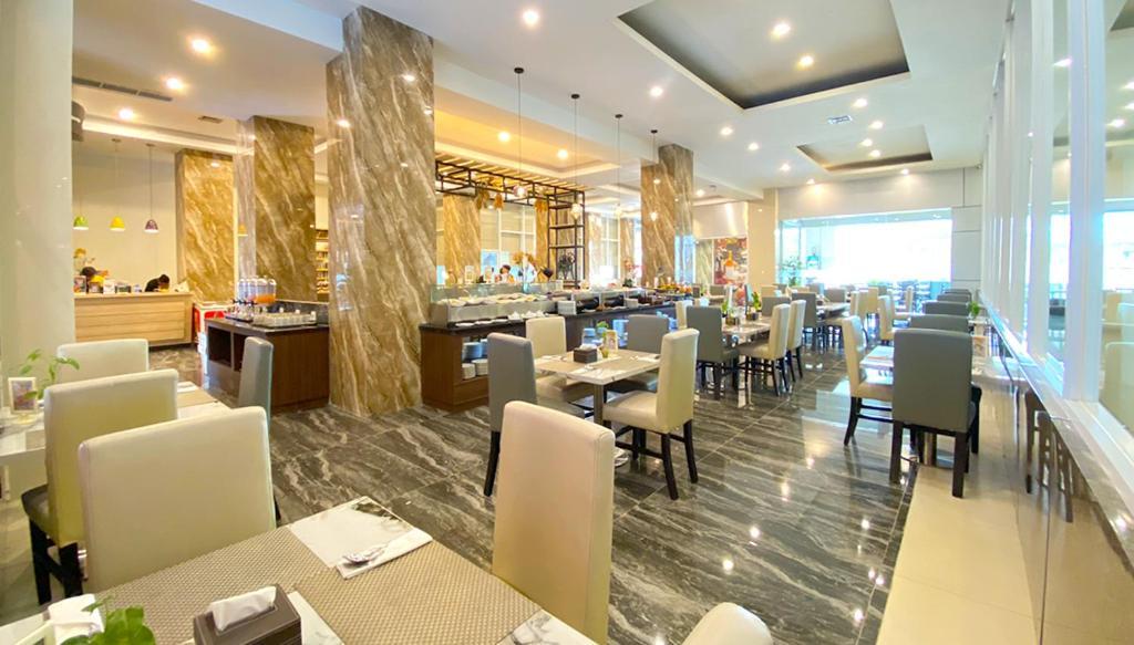 Vega Prime Hotel & Convention Соронг Экстерьер фото
